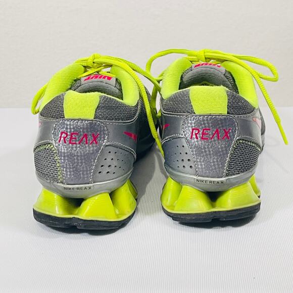 Nike Gym Shoes Womens 8 Running Sneakers Trainers Vintage 2012 Gray Yellow - Picture 4 of 10